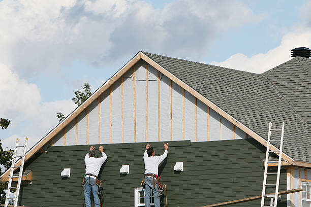 Professional Siding technician working in Collinsville, TX